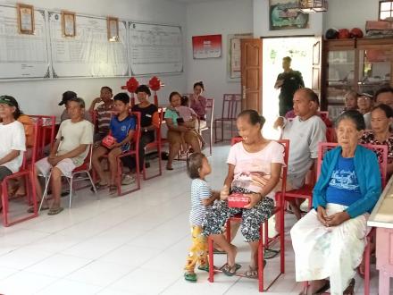 Penyaluran Bantuan Langsung Tunai Dana Desa di Kantor Desa Jagaraga